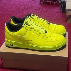 Nike Air Force 1 Volt Black Sneakers